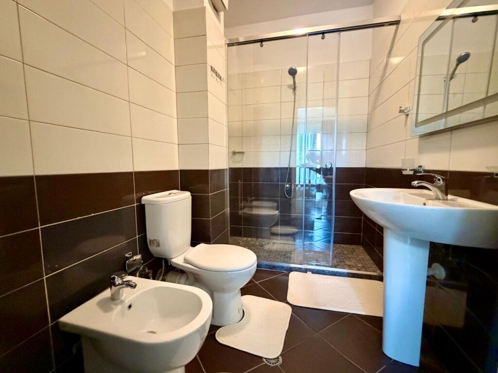 APARTAMENT 2+1 ME QIRA KOPSHTI BOTANIK