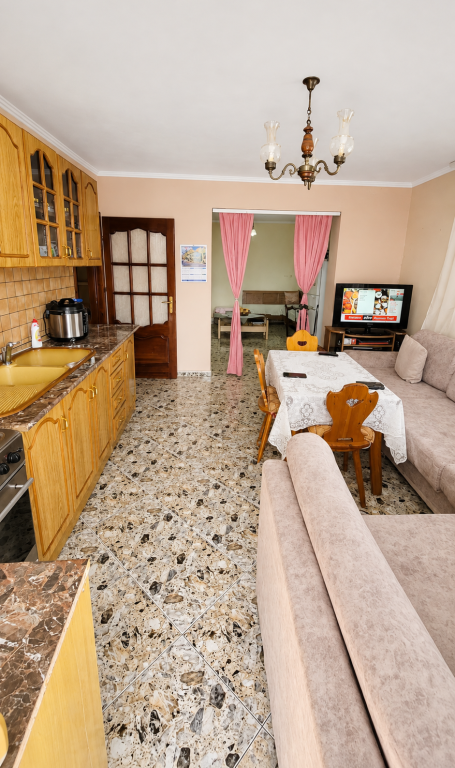 💫Shitet  Apartament 2+1+2 ballkone në zemër të Kavajë