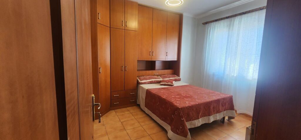 Apartament 2+1 me qira – Rruga Zonja Çurre, prane Shkolles se Baletit, Tiranë