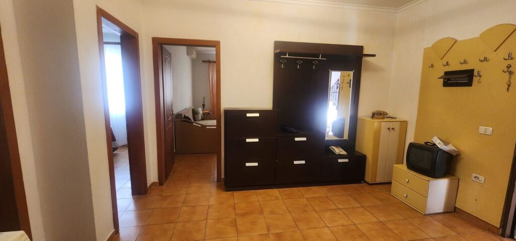 Apartament 2+1 me qira – Rruga Zonja Çurre, prane Shkolles se Baletit, Tiranë