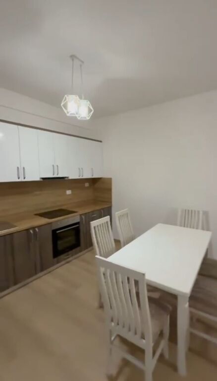 JEPET ME QIRA | APARTAMENT 1+1 + PARKIM – GREEN CITY 📍