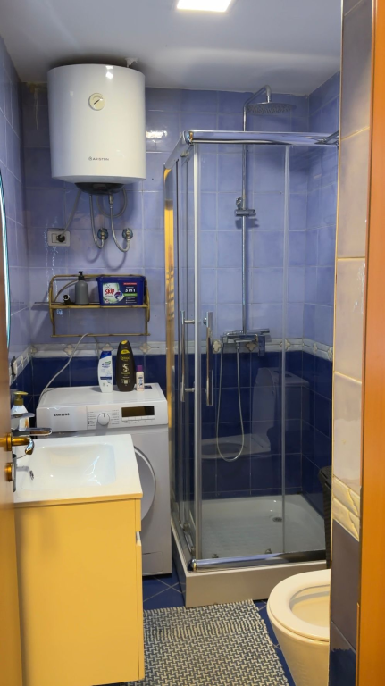 Jepet me qera apartament 2+1, te Rruga e Elbasanit