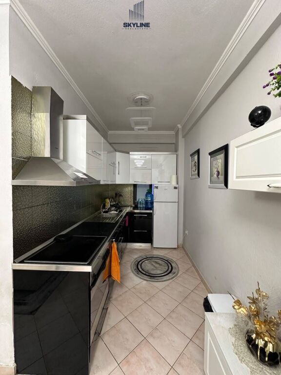 Shitet Apartament 2+1 në Yzberisht