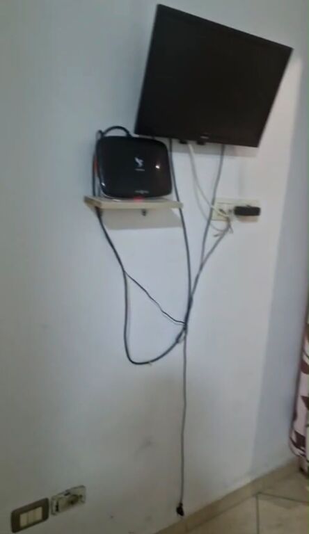 AP. 1+1 me qera, Globe Rr. Kavajes