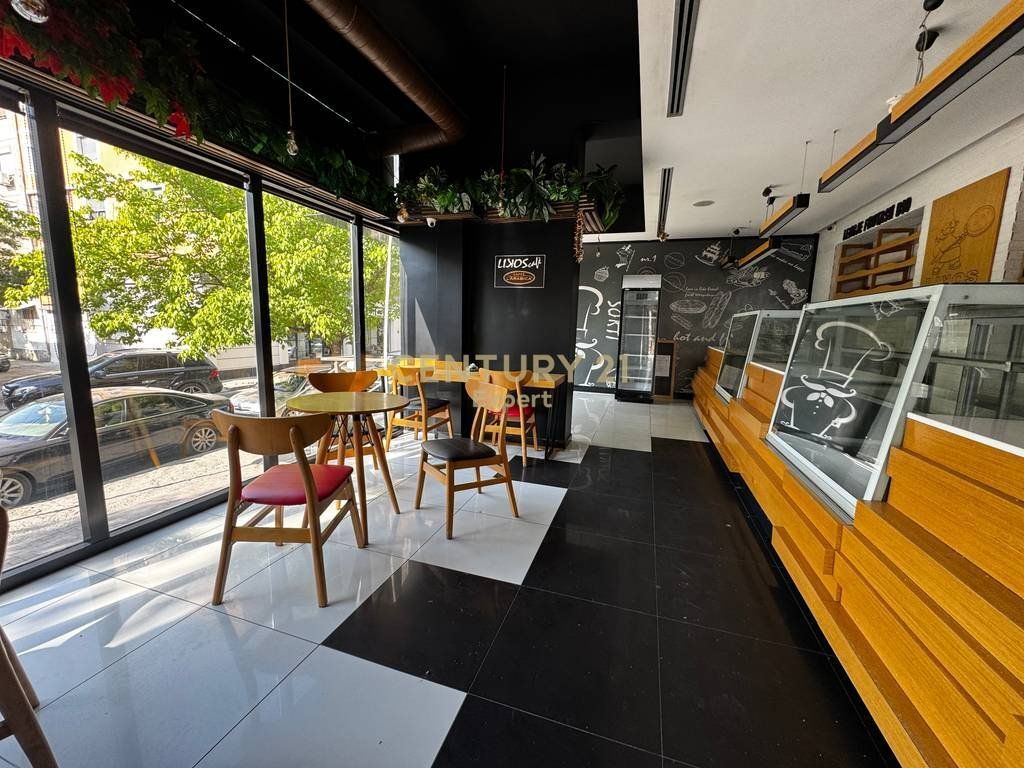 JAPIM ME QIRA DYQAN DHE AKTIVITET PER RESTAURANT, FURRE BUKE, PASTICERI