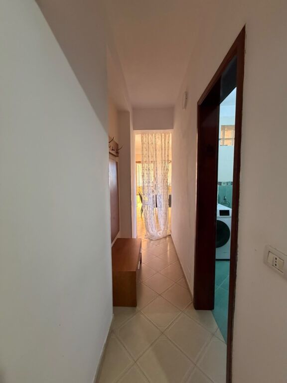 Jepet me qera apartament 2+1 prane Flagship Center