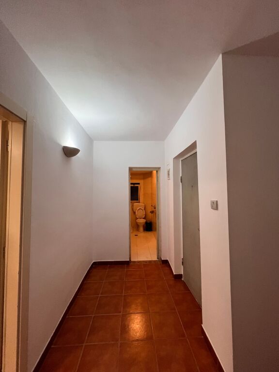 Jepet me qira 1+1 bosh te 21 Dhjetori 46.000 mije leke