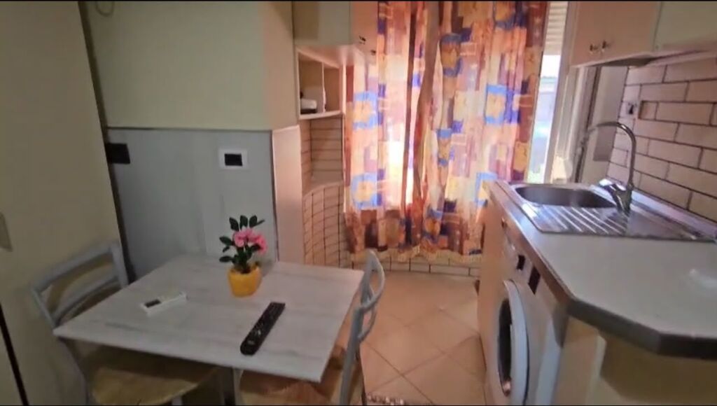 Studio apartment for rent, Gjon Mili street 370 thousand old lek