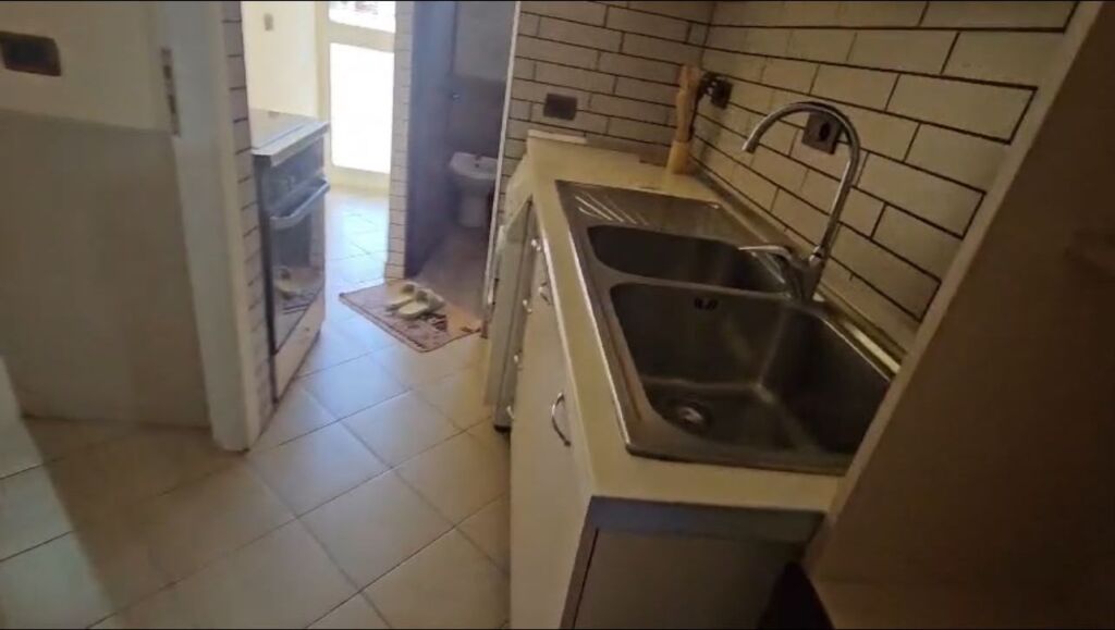 Jepet me qera 1+1  , rruga Gjon Mili 460 mije leke te vjetra