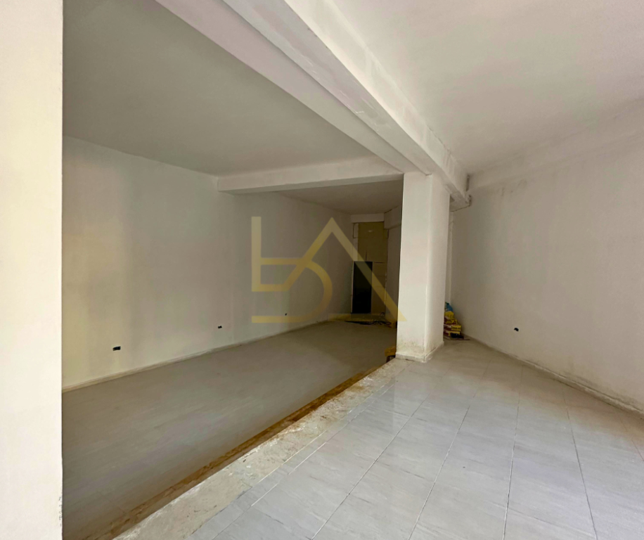 VENDITA AMBIENTE COMMERCIALE – BRRYLI, TIRANA