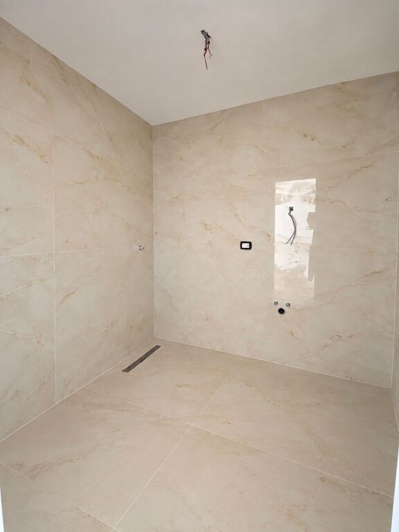 Shitet apartament Okazion 2+1 Ish Fusha e Aviacionit