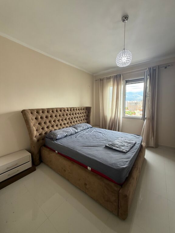 Apartament per qira 2+1 tek Astiri, prane Artistit cmimi 550 Euro