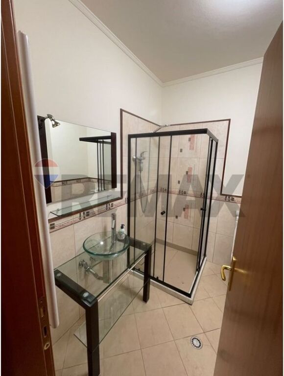 Apartament - Për Qira - Liceu Artistik, Tiranë