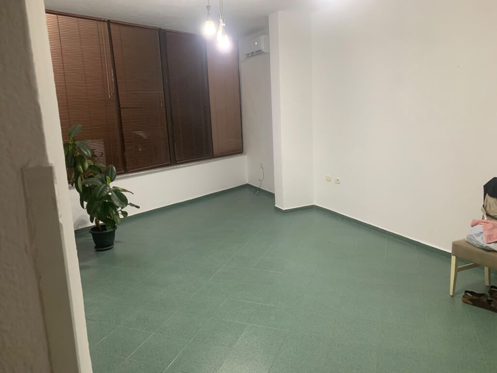 Ufficio in affitto nel Centro vicino al Parlamento a Tirana (ID 4261638)