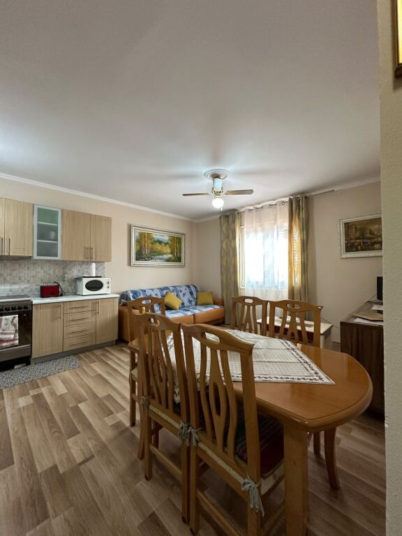 Vendo appartamento 1+1 vicino all'ufficio postale spiaggia Durres