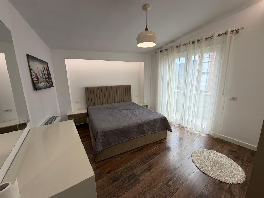 🏡 Shitet Papafingo me Parkim – Super Pamje Panoramike  📍 Liqeni i Thatë, Tiranë