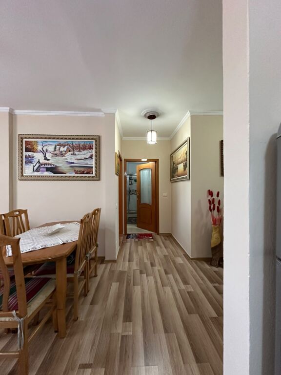 Vendo appartamento 1+1 vicino all'ufficio postale spiaggia Durres