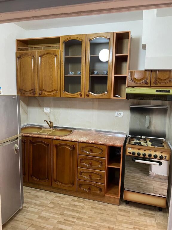 Jepet Me Qera Apartament 1+1+1 Ballkon