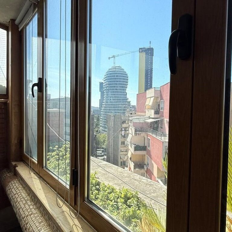 🏡 APPARTAMENTO IN VENDITA CON VERANDA – NEL CENTRO DI TIRANA 📍