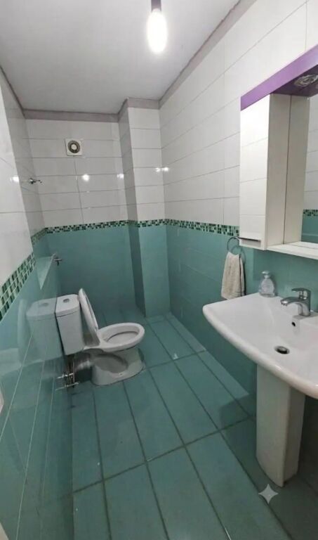 Appartamento 1+1 in Affitto - Centro, vicino a Toptani, Tirana
