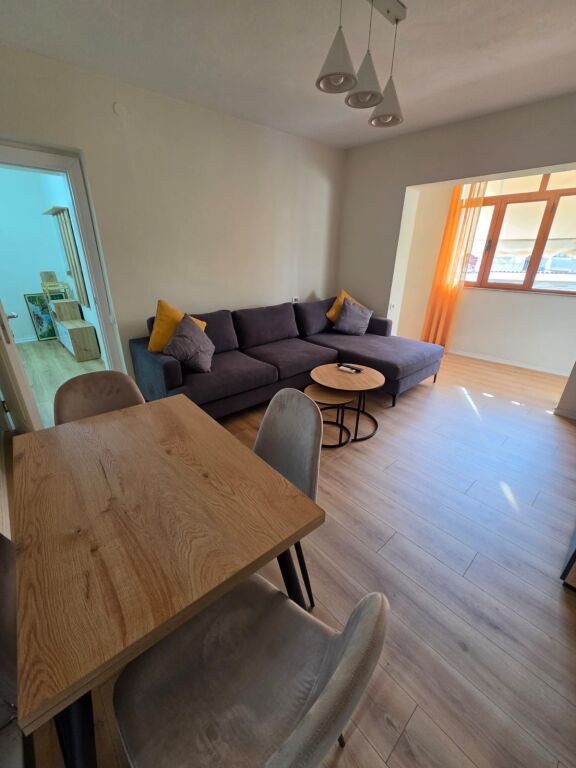 Apartment 1+1 for rent at the building with arrow 50,000 lek