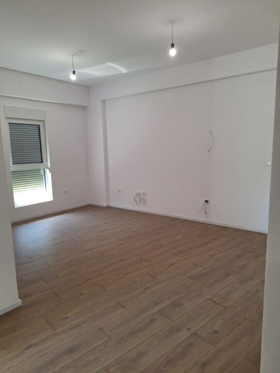 Tirane, for sale by Owner, no commission 2+1 apartment 5th Floor, 75 m² 129,000 € (Kaimi Complex, ALI DEMI)