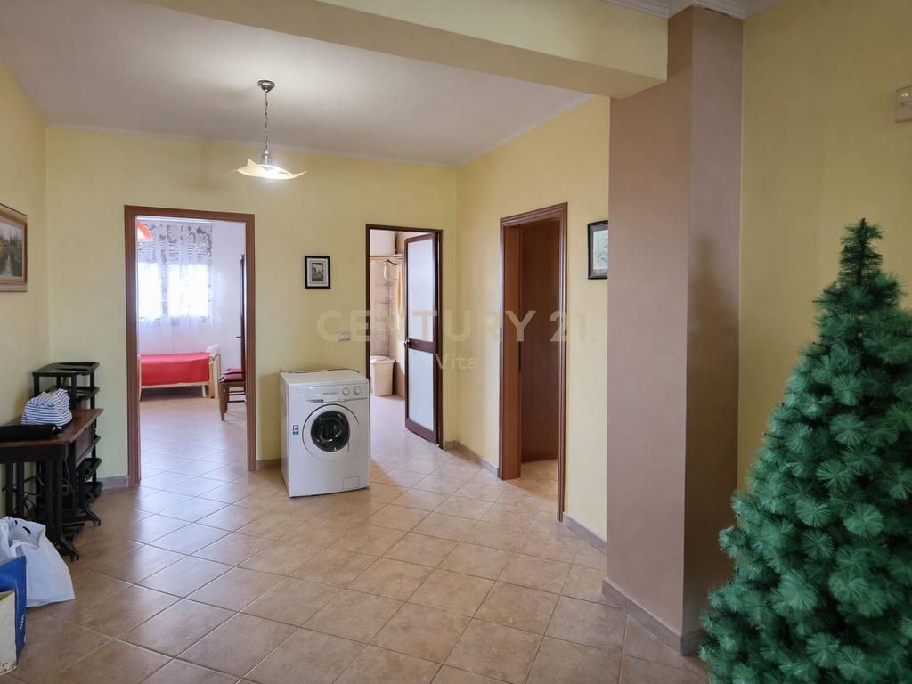 APARTMENT 3+1+ PARKING SPACE FOR RENT IN THE CENTER OF DURRES WITH PANORAMIC VIEW OF THE SEA AND THE PORT !