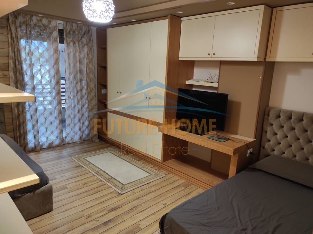 Shitet , Apartament 2+1, Myslym Shyri, Tiranë