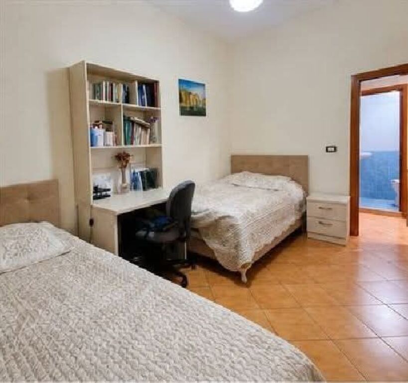 IN AFFITTO APPARTAMENTO 3+1+2 - BLLOKU, TIRANA (vicino agli Edifici Shallvare) 