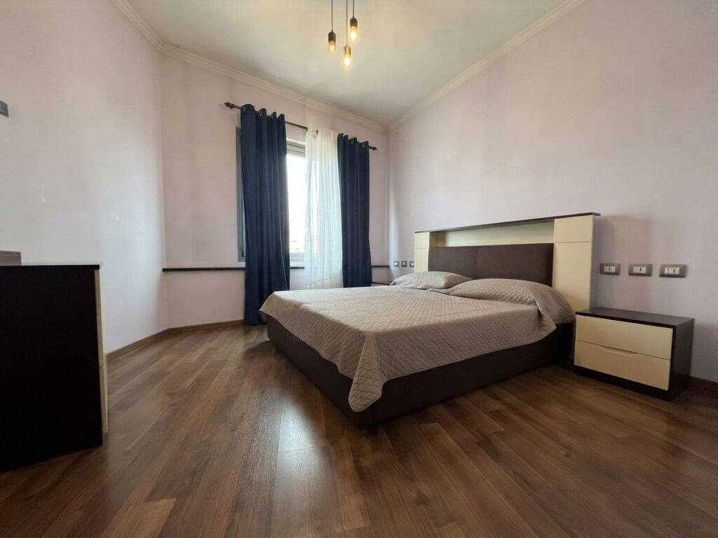 Qera , Apartament 2+1 , Pazari i Ri , Tirane