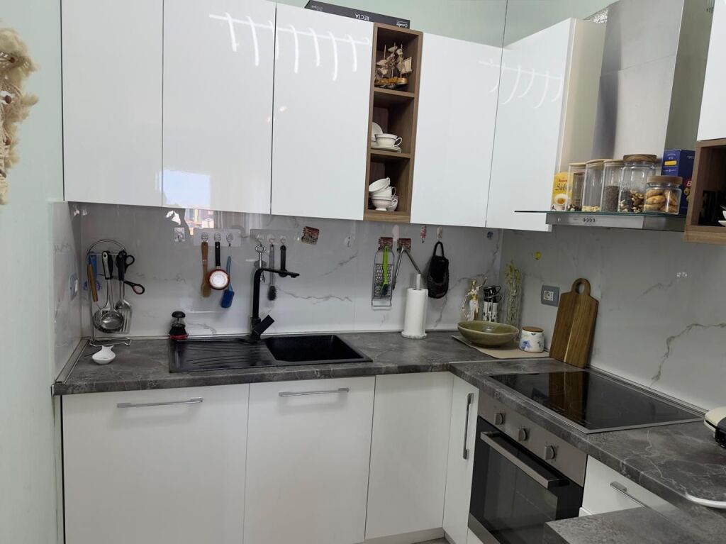 Jepet 2+2+garazh ne YZBERISHT kat 8 ashensor jo I fundit 65000 lek
