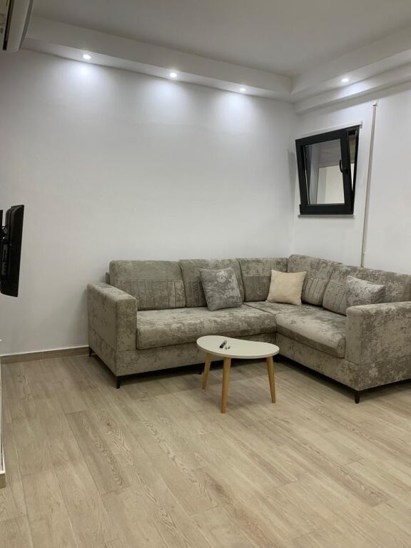 Super apartament 1+1+post parkimi tek Shkolla e Baletit