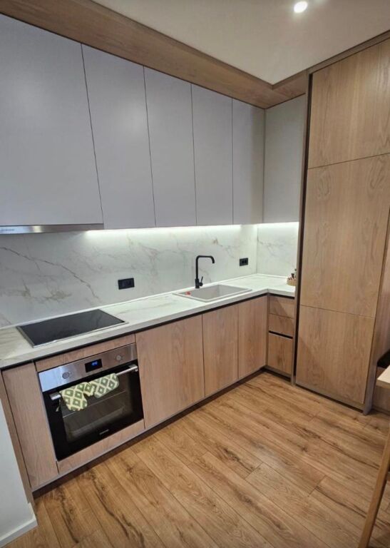 Jepet me qira apartament 1+1 te Mine Peza te Golden Tower!