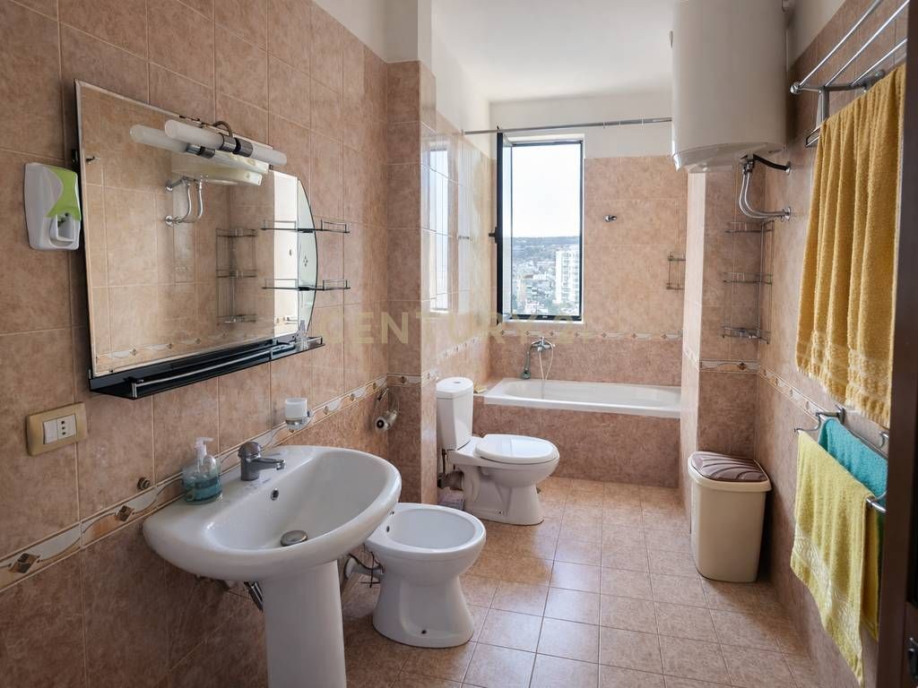 APARTMENT 3+1+ PARKING SPACE FOR RENT IN THE CENTER OF DURRES WITH PANORAMIC VIEW OF THE SEA AND THE PORT !