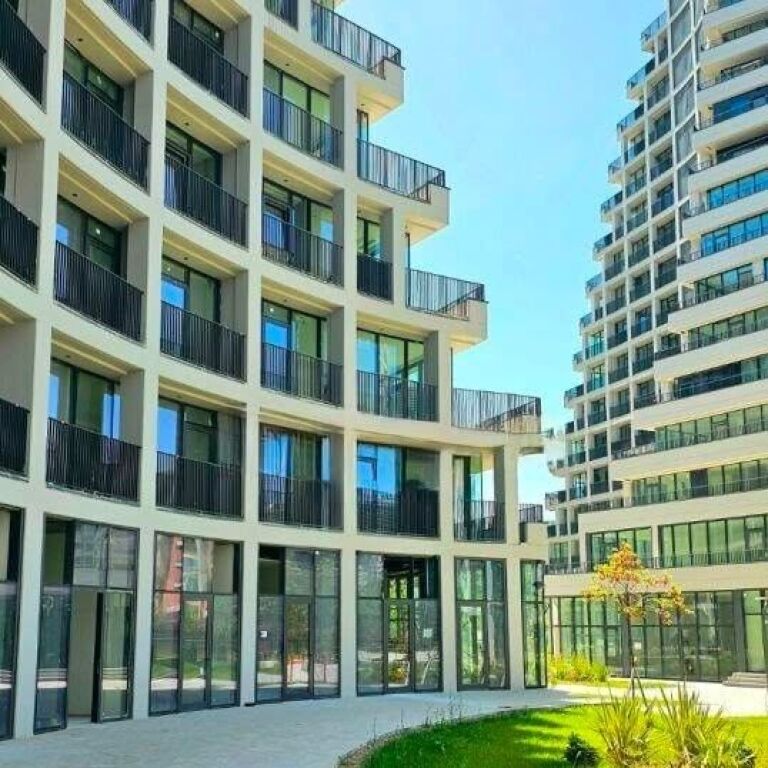 🏢 BUSINESS PREMISES FOR RENT – LAKE VIEW
