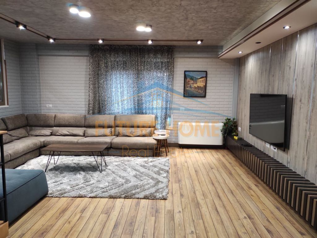 Shitet , Apartament 2+1, Myslym Shyri, Tiranë