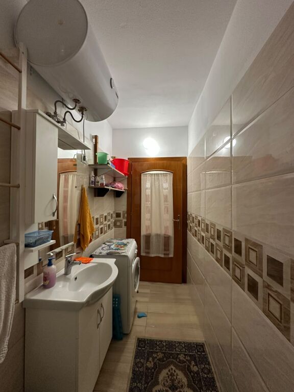 Vendo appartamento 1+1 vicino all'ufficio postale spiaggia Durres