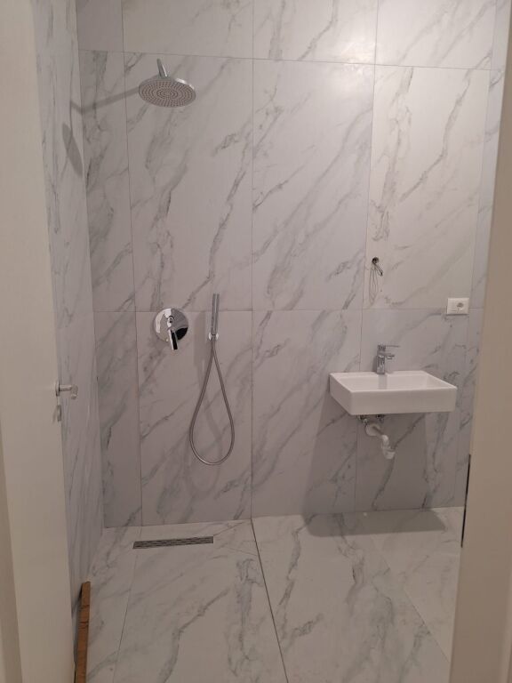 Tirane, for sale by Owner, no commission 2+1 apartment 5th Floor, 75 m² 129,000 € (Kaimi Complex, ALI DEMI)