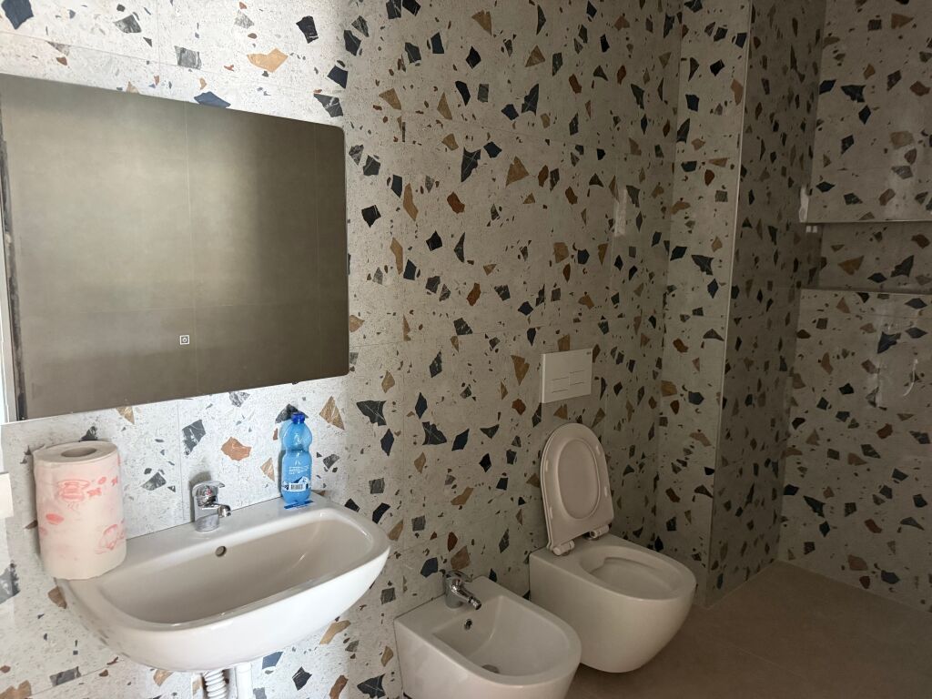 Për Qira- Apartament 2+1+2- Residenca Porta Tirana e Re