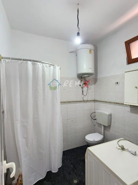 🏡 CASA PRIVATA 2+1 IN AFFITTO – DIETRO IL MUSEO DEI MARTIRI, DURRËS!