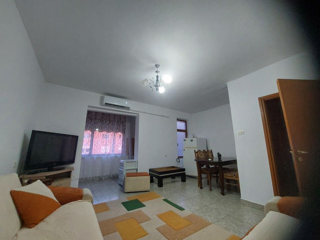 APARTAMENT 1+1 NE SHITJE NE KINOSTUDIO