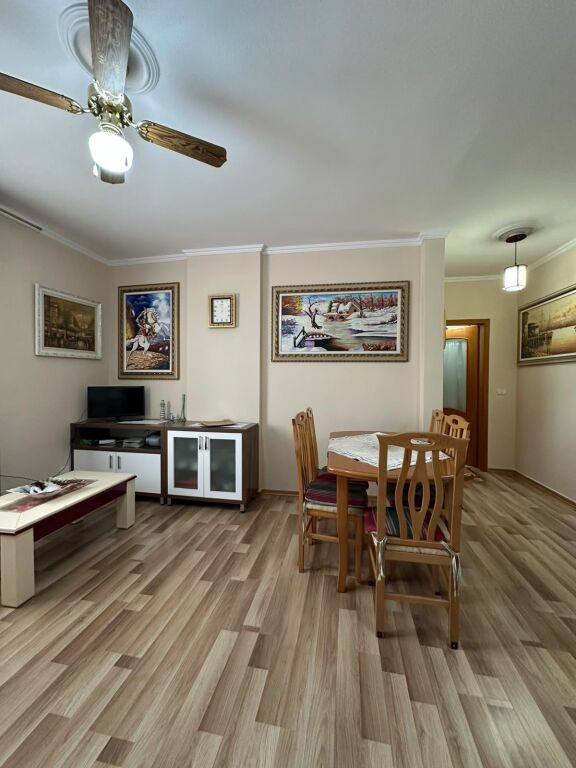 Vendo appartamento 1+1 vicino all'ufficio postale spiaggia Durres