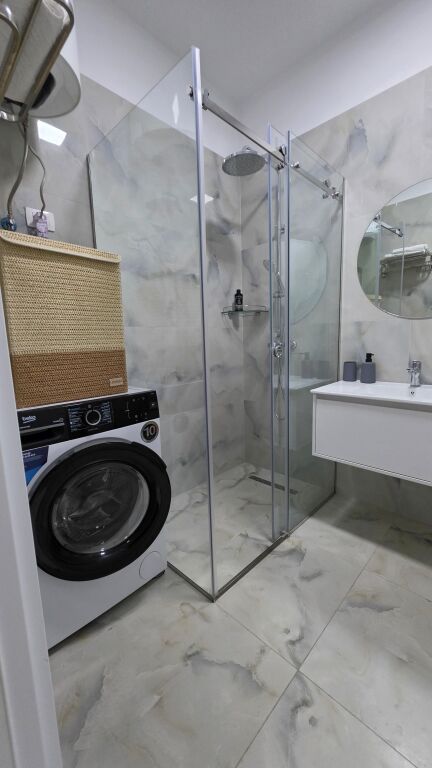 APARTAMENT 2+1 90,000 LEKE PAZARI I RI