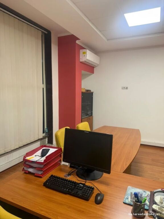 Zyre Me Qera 2+1 Tek Rruga e Elbasanit (ID BZ21022) Tirane.