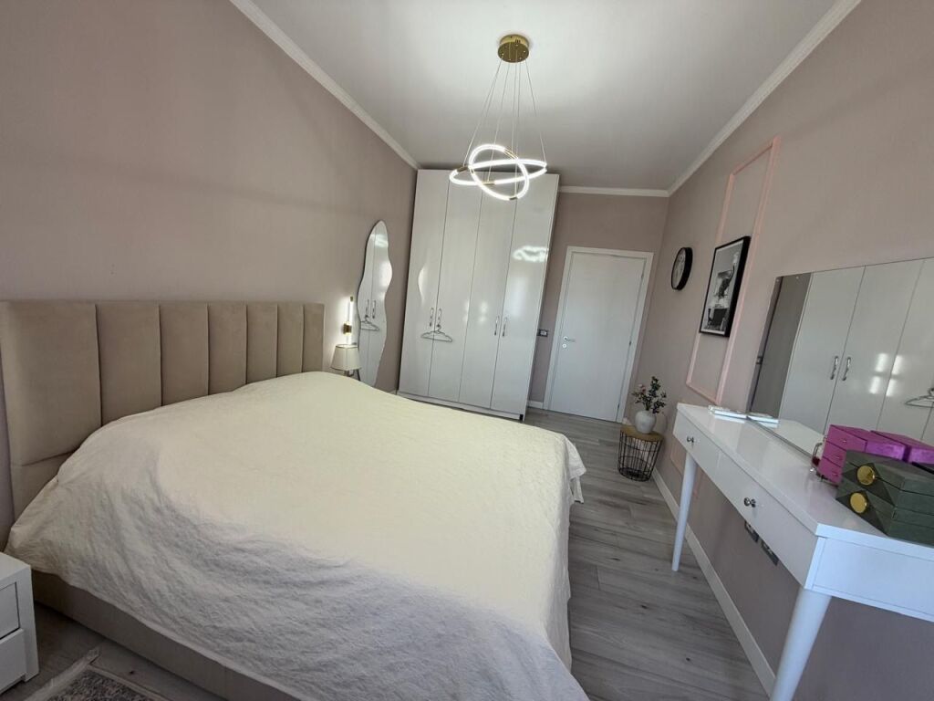 2+1,me parkim ,yzberisht,650 mije leke
