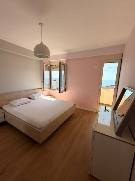 AFFITTASI APPARTAMENTO 2+1+3 BALCONI VILA E ZOGUT, DURRES