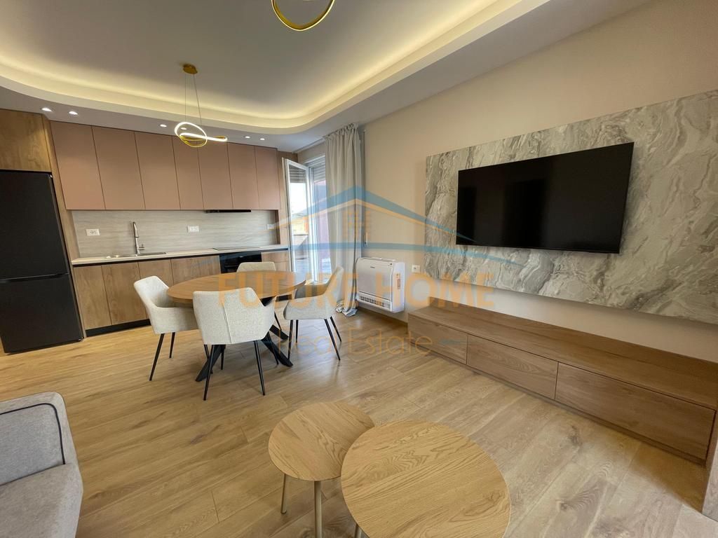 In vendita, Attico 2+1+2+Veranda+2 Posti Auto, Viale Giovanna d'Arco, PRI74168