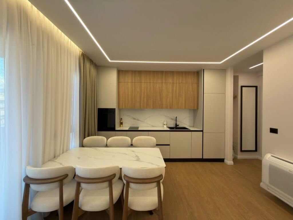Shitet duplex luksoz 2+1+2 poste parkimi