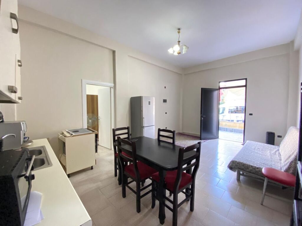 Appartamento 1+1  In affitto a 21 Dhjetori  📍Via Frosina Plaku vicino Hotel Mondial