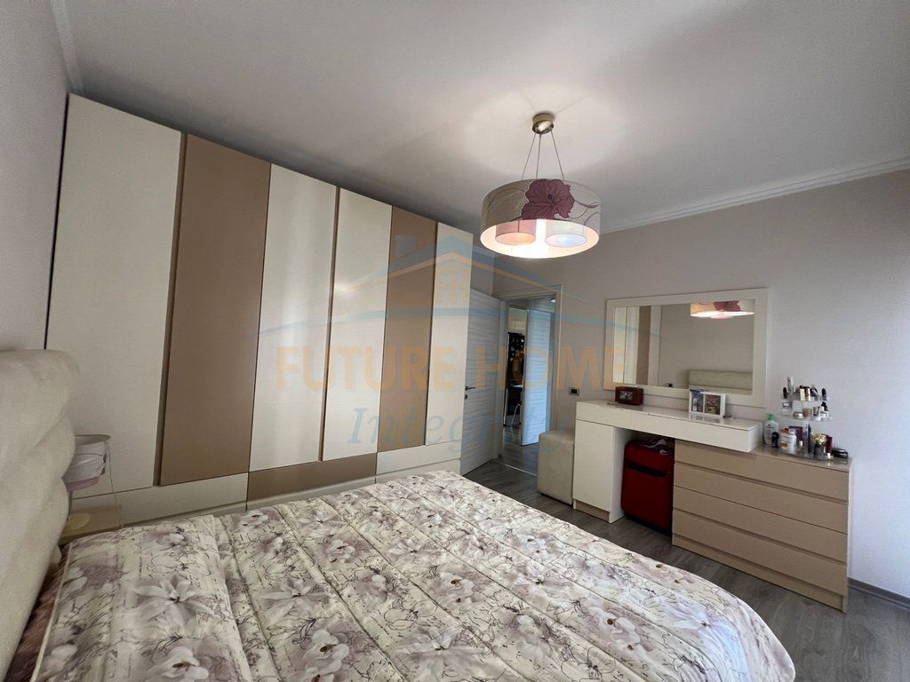 Qera, Apartament 2+1+2, Fresk, Tiranë.
